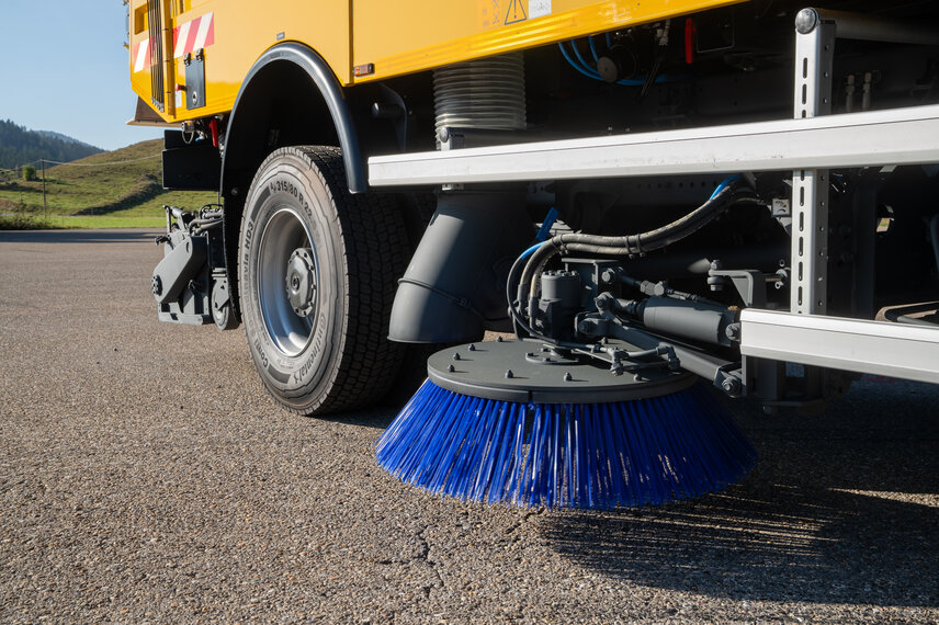 Sweepers | AS 990 / ASC 990 | Aebi Schmidt Group